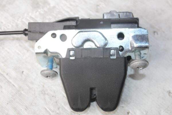 Mercedes Benz W204 W212 C E Class Boot Lock Actuator A2047500485