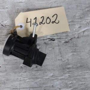 Mercedes Benz W204 C Class Emergency Boot Release Actuator A2047500061 - Image 2