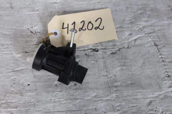 Mercedes Benz W204 C Class Emergency Boot Release Actuator A2047500061