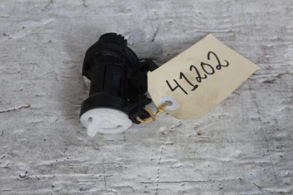Mercedes Benz W204 C Class Emergency Boot Release Actuator A2047500061