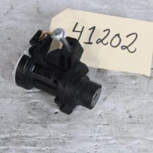 Mercedes Benz W204 C Class Emergency Boot Release Actuator A2047500061 - Image 5