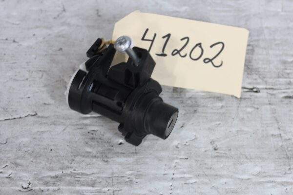 Mercedes Benz W204 C Class Emergency Boot Release Actuator A2047500061
