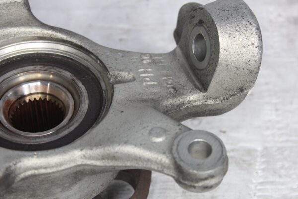 Mercedes Benz W176 W117 A45 CLA45 Front Right Knuckle Hub Carrier A1763300600