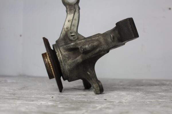 Mercedes Benz W176 W117 A45 CLA45 Front Right Knuckle Hub Carrier A1763300600