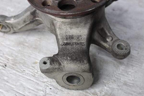 Mercedes Benz W176 W117 A45 CLA45 Front Right Knuckle Hub Carrier A1763300600
