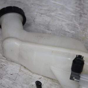 Mercedes Benz A45 CLA45 Brake Master Cylinder A2464300302, A2464300101 - Image 4