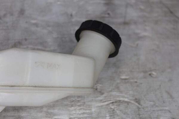 Mercedes Benz A45 CLA45 Brake Master Cylinder A2464300302, A2464300101