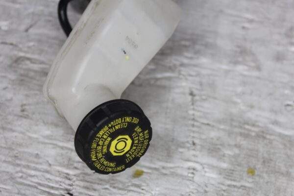 Mercedes Benz A45 CLA45 Brake Master Cylinder A2464300302, A2464300101