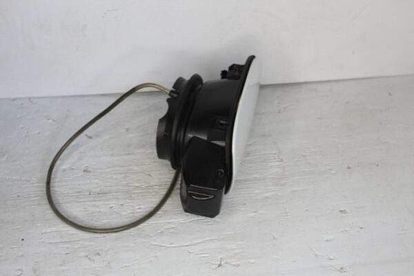 Porsche Macan 95B Fuel Filler Flap Cap Assembly 95B809857B 95B809857D 95B809857F