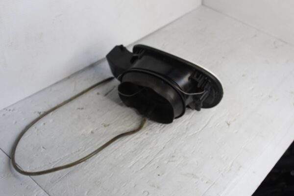 Porsche Macan 95B Fuel Filler Flap Cap Assembly 95B809857B 95B809857D 95B809857F