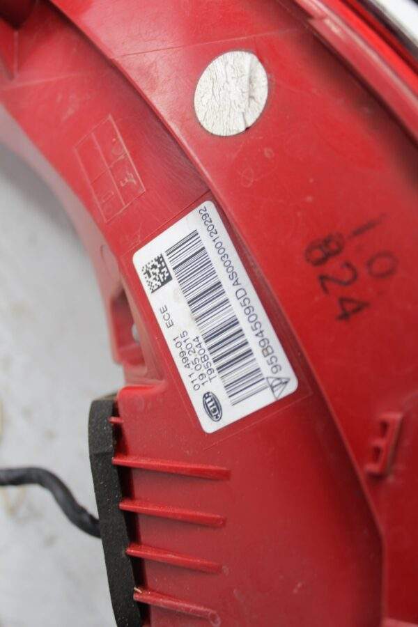 Porsche Macan 95B Rear Left Outer Tail Light Lamp 95B945095D, 95B945095R