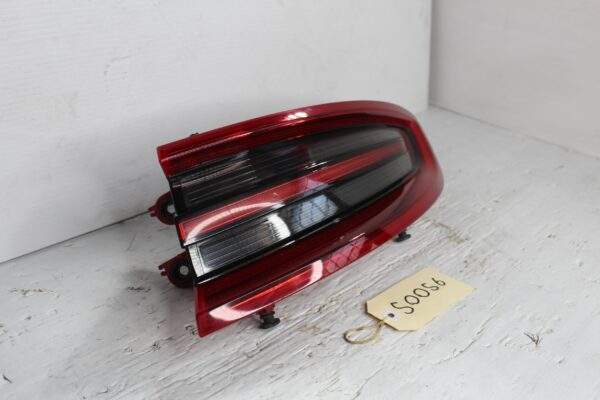 Porsche Macan 95B Rear Right Outer Tail Light Lamp 95B945096D, 95B945096R