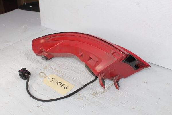 Porsche Macan 95B Rear Right Outer Tail Light Lamp 95B945096D, 95B945096R