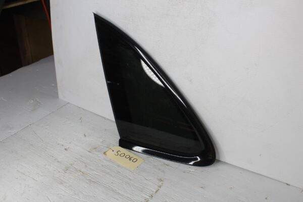 Porsche Macan 95B Rear Left Quarter Side Window Glass 95B845297DE, 95B845297FE