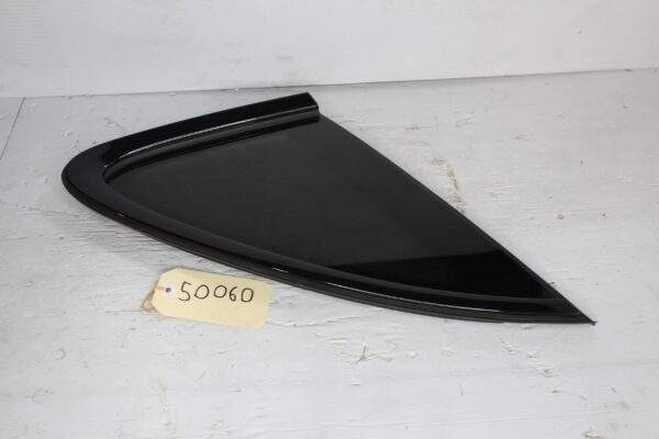 Porsche Macan 95B Rear Left Quarter Side Window Glass 95B845297DE, 95B845297FE