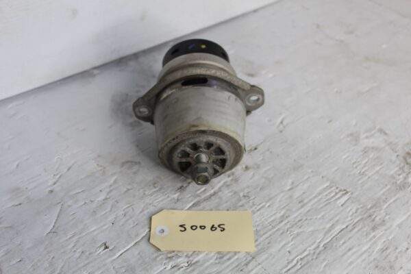 Porsche Cayenne 958 92A Engine Hydro Mount 95837504960, 7L8199131F