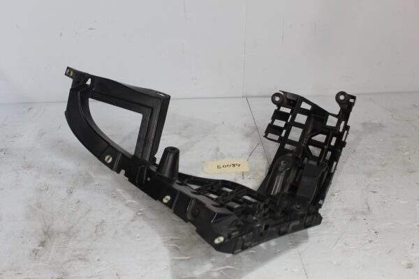 Porsche 95B Macan Rear Left Bumper Support Bracket 95B807253, 95B807253C