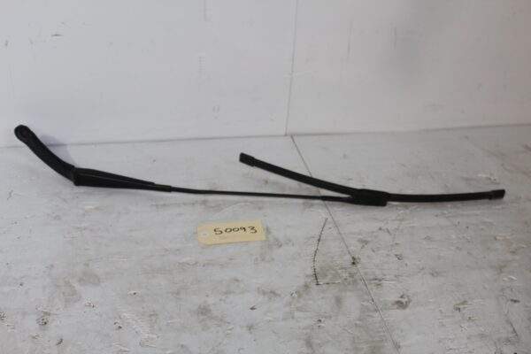 Porsche 95B Macan RHD Passenger Wiper Arm 95B955407A