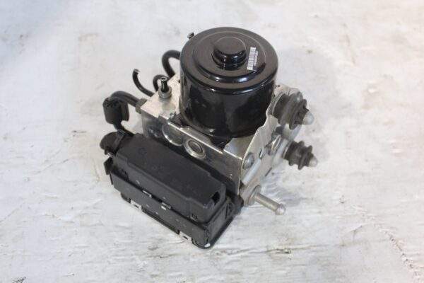 Porsche 95B Macan ABS Hydraulic Unit Pump 95B614511D, 95B614511F