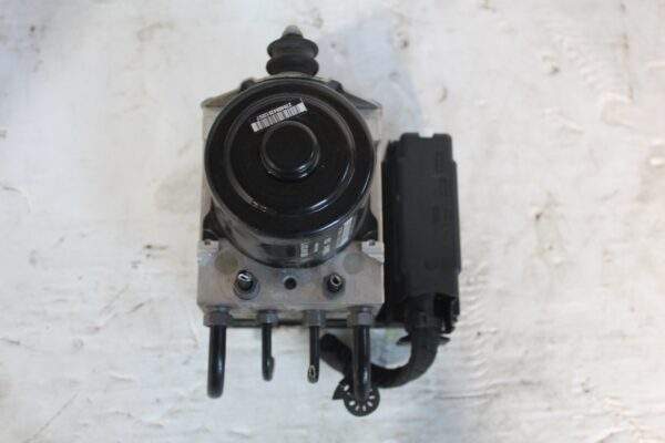 Porsche 95B Macan ABS Hydraulic Unit Pump 95B614511D, 95B614511F