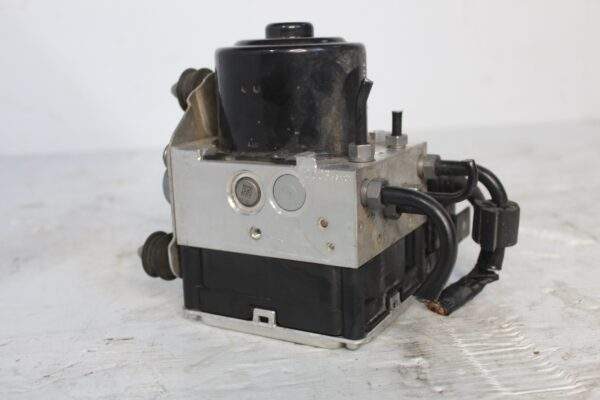 Porsche 95B Macan ABS Hydraulic Unit Pump 95B614511D, 95B614511F