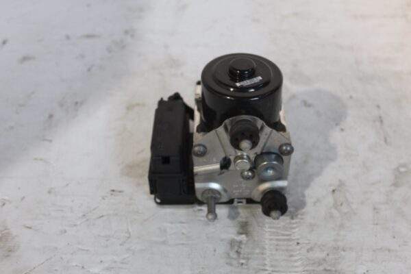 Porsche 95B Macan ABS Hydraulic Unit Pump 95B614511D, 95B614511F