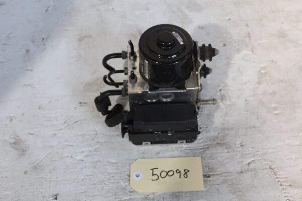 Porsche 95B Macan ABS Hydraulic Unit Pump 95B614511D, 95B614511F