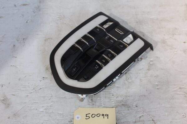 Porsche 95B Macan Overhead Roof Console Map Light 95861395104, 958868404H