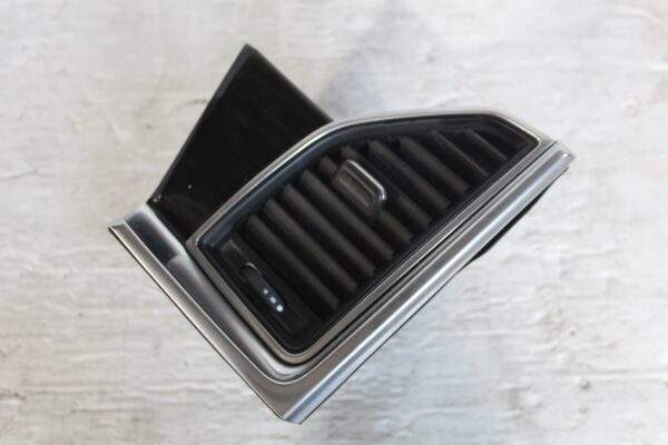 Porsche 95B Macan Left Dashboard Air Vent Trim RHD 95B857222, 95B819201C