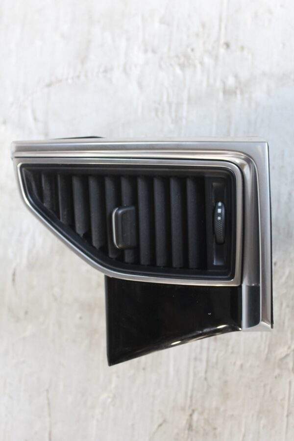 Porsche 95B Macan Left Dashboard Air Vent Trim RHD 95B857222, 95B819201C