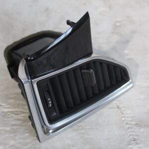 Porsche 95B Macan Left Dashboard Air Vent Trim RHD 95B857222, 95B819201C - Image 7