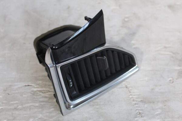 Porsche 95B Macan Left Dashboard Air Vent Trim RHD 95B857222, 95B819201C