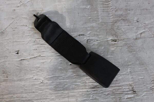 Porsche 95B Macan Rear Centre Seatbelt Buckle Latch 95B857740 YLZ