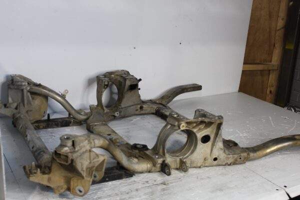 Range Rover L494 Sport 3.0L Front Subframe Cross Member LR072570, CPLA5C145AN 