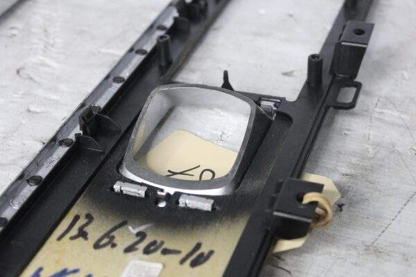 Range Rover Sport L494 Centre Console Trim Mould GRAND BLACK LR056817