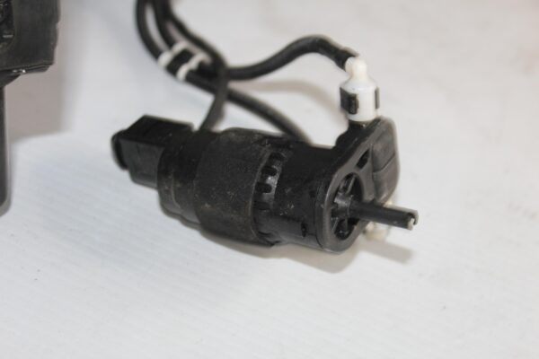 Audi 8R Q5 SQ5 Windshield Washer Bottle Reservoir 8R0955453B, 8R0955970B