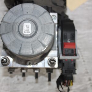 Audi 8V S3 ABS Pump Brake Unit Modulator 8V0614517D - Image 4