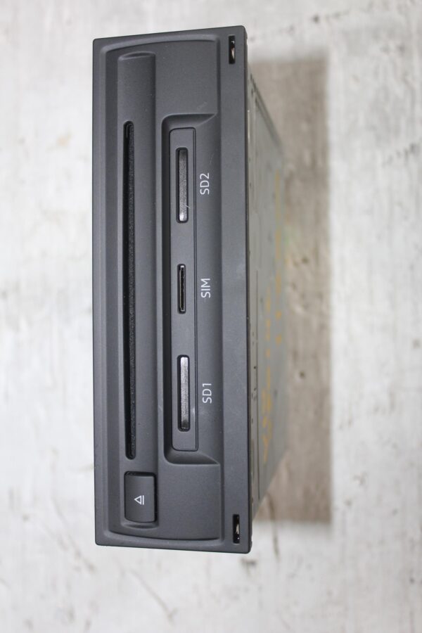 Audi 8V A3 S3 RS3 MIB High Radio Multimedia Control Unit 8V1035041C
