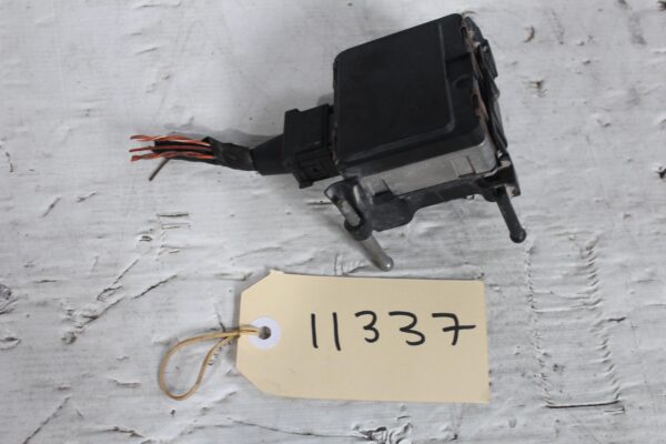 Audi 8V A3 S3 RS3 / Volkwagen MK7 Golf ACC Distrance Control Radar 5Q0907561N