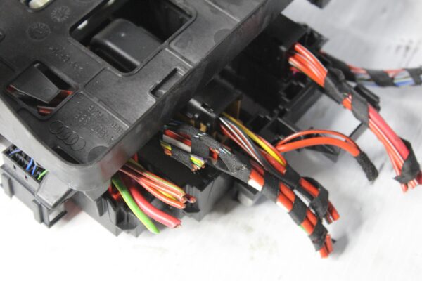 Audi FY Q5 Left Rear Fuse Box Relay Assembly 80A971845