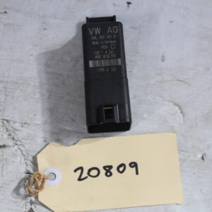 Volkswagen Audi Glow Plug Control Unit 04L907281B - Image 5
