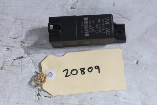 Volkswagen Audi Glow Plug Control Unit 04L907281B