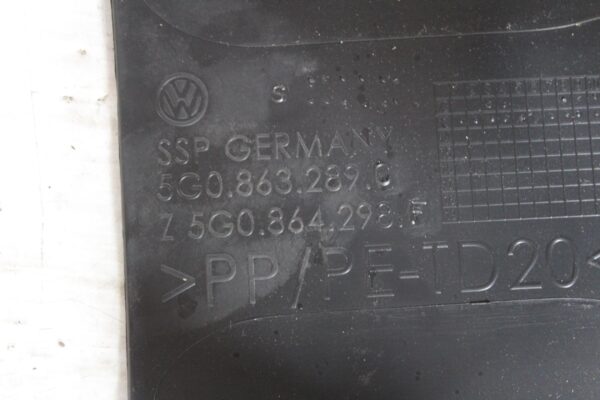 Volkswagen Mk7 Golf Centre Console End Rear Air Vent 5G0863289C