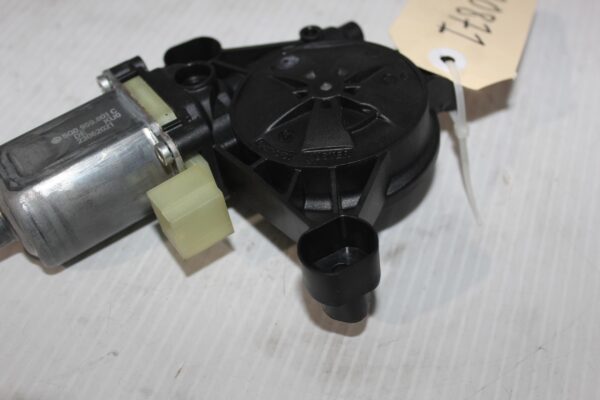 Volkswagen Mk7 Golf Front Left Window Regulator Motor 5Q0959801C