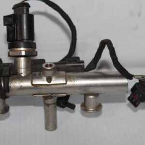 Volkswagen Golf Mk7 GTI R Fuel Rail With injector Harness 06K133317G, 06L971627E - Image 2