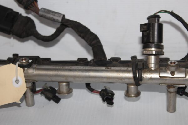 Volkswagen Golf Mk7 GTI R Fuel Rail With injector Harness 06K133317G, 06L971627E