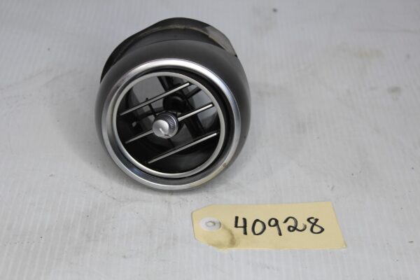 Mercedes Benz W205 C43 C63 AC Air Vent Assembly A2058304300