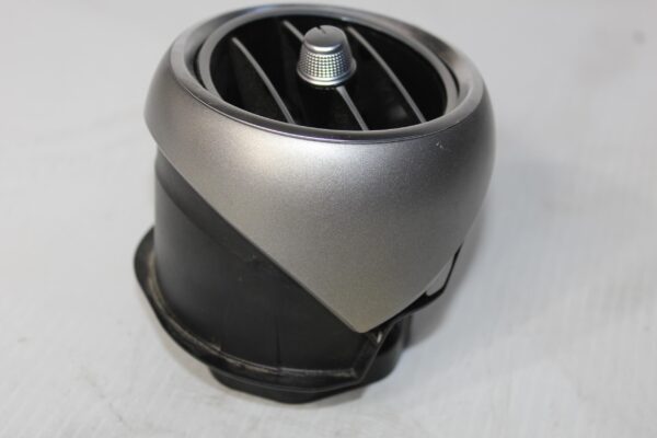 Mercedes Benz W205 C43 C63 AC Air Vent Assembly A2058304300