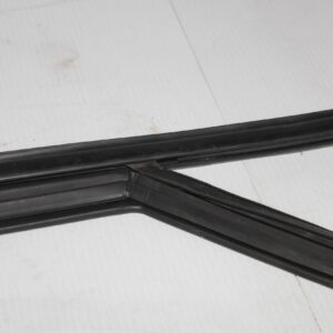 Mercedes Benz W176 A Class Front Right Door Window Mould A1767251200 - Image 3