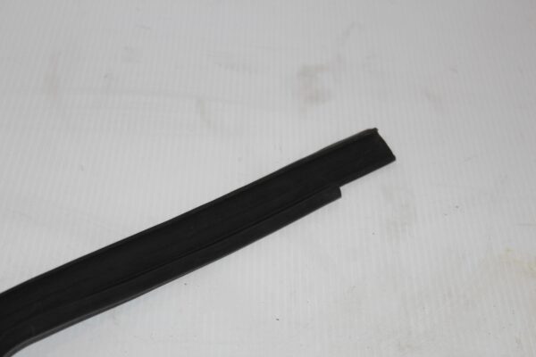 Mercedes Benz W176 A Class Front Right Door Window Mould A1767251200